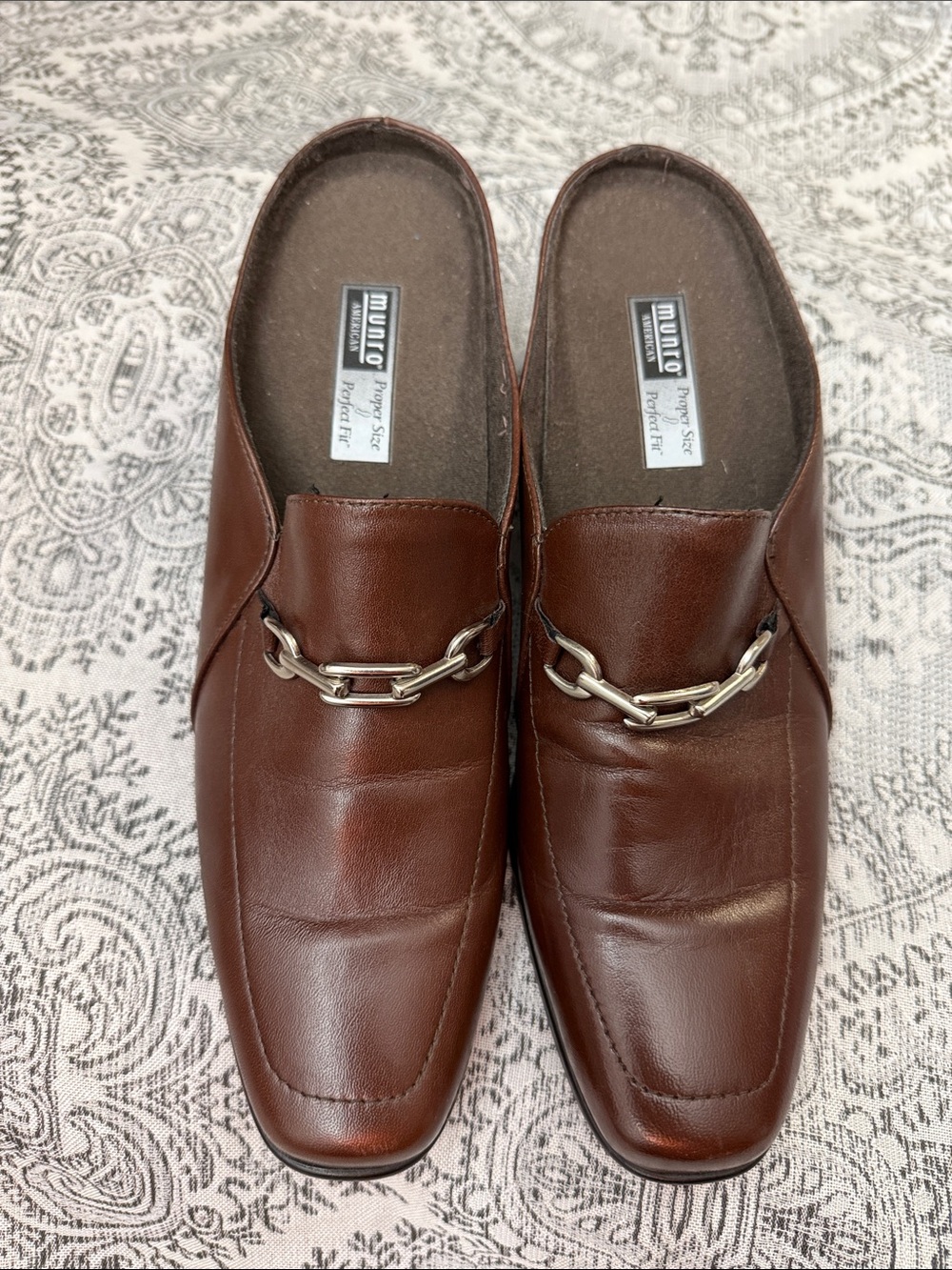 Munro Brown Leather Slip-On Loafers with Silver Chain Detail - 9